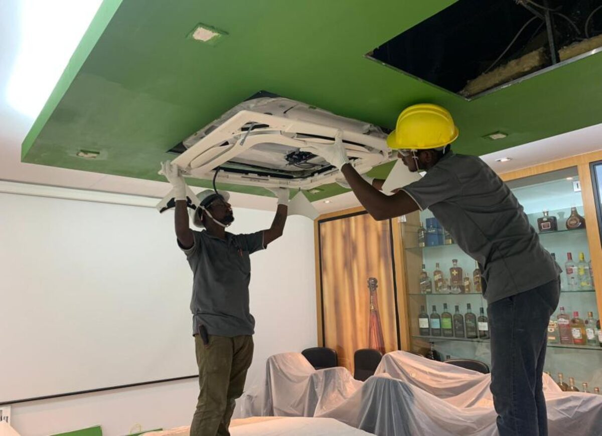 Ceiling cassette air-conditioning installation